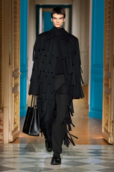 Look 7